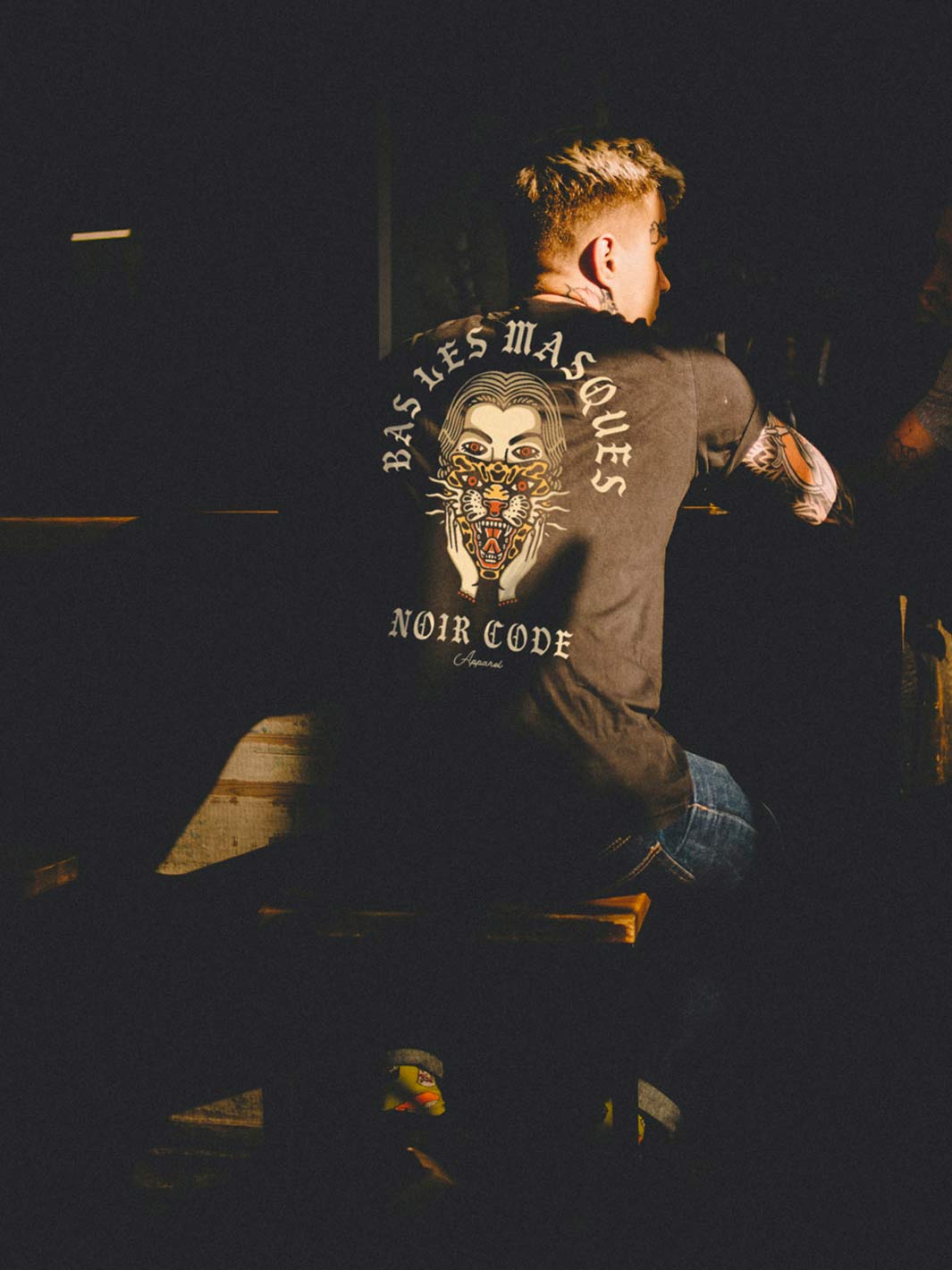 T-shirt Bas Les Masques - Noir Code Apparel
